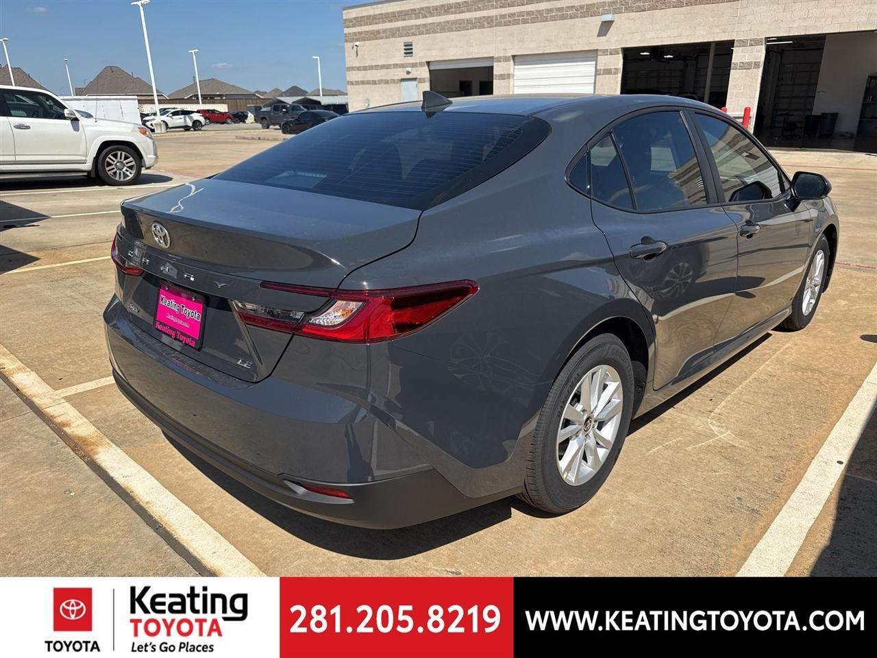 Toyota Camry Hybrid XLE 2026