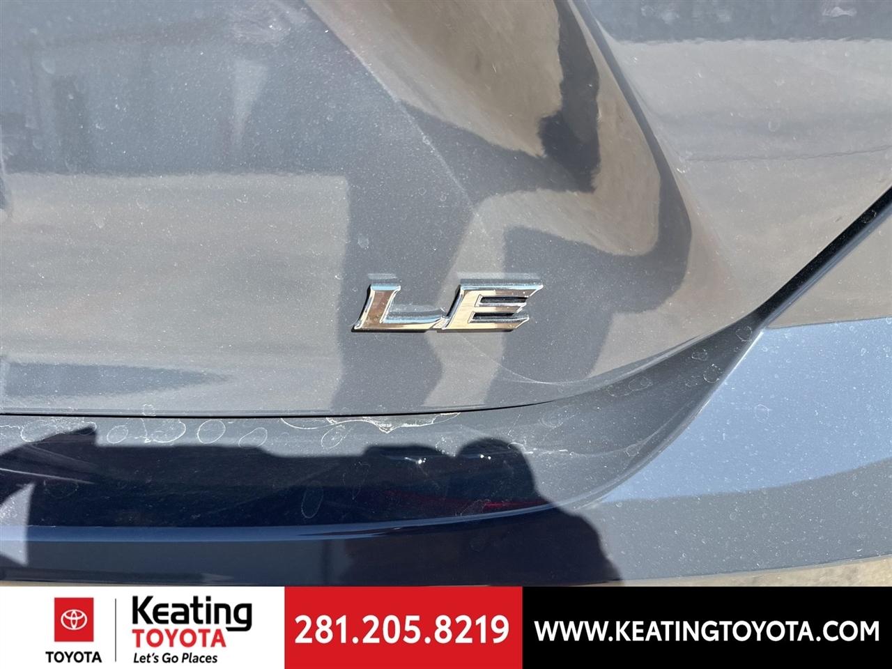 Toyota Camry Hybrid XLE 2026