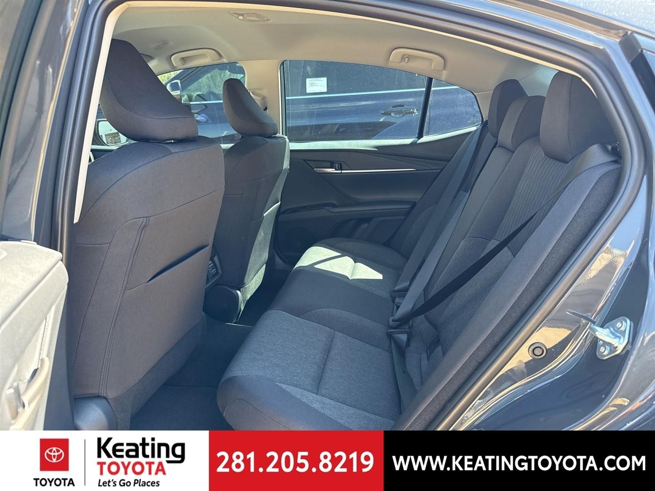 Toyota Camry Hybrid XLE 2026