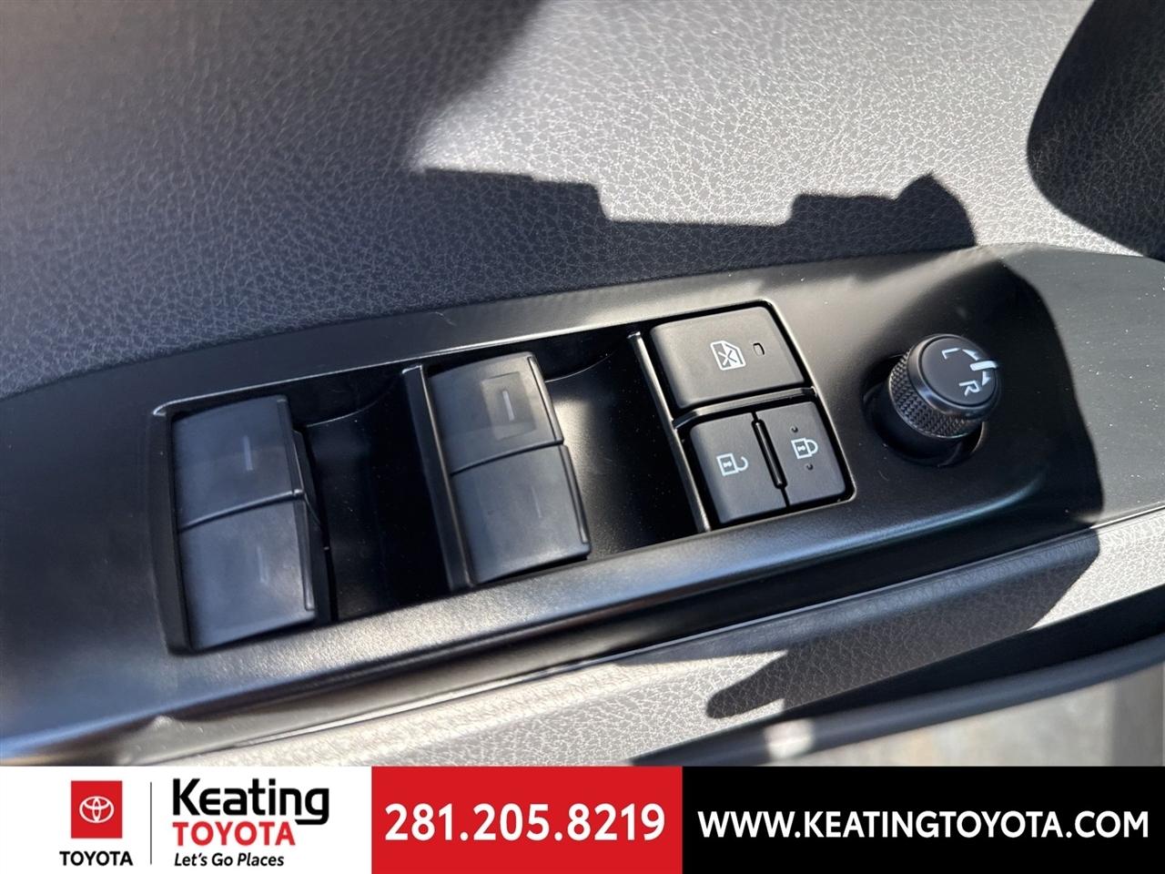 Toyota Camry Hybrid XLE 2026