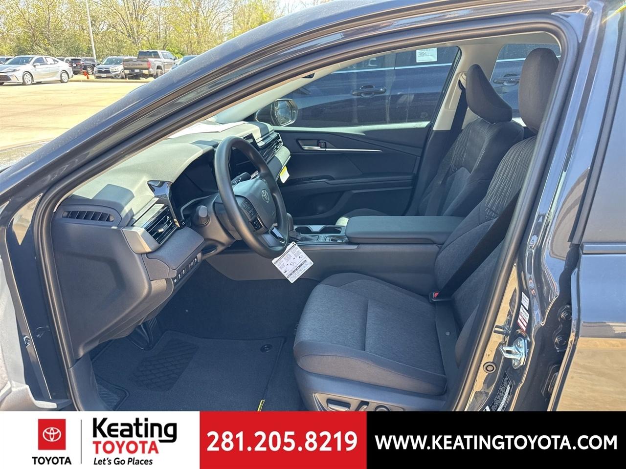 Toyota Camry Hybrid XLE 2026