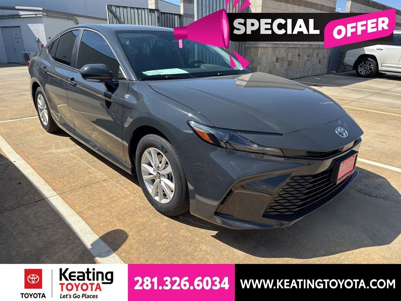 Toyota Camry Hybrid XLE 2026