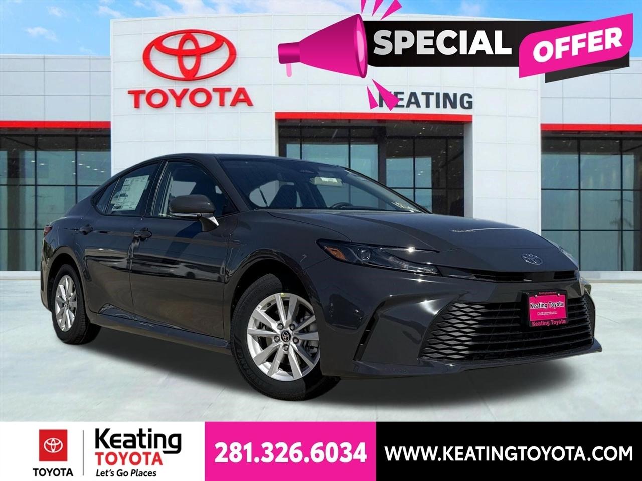 Toyota Camry Hybrid XLE 2026
