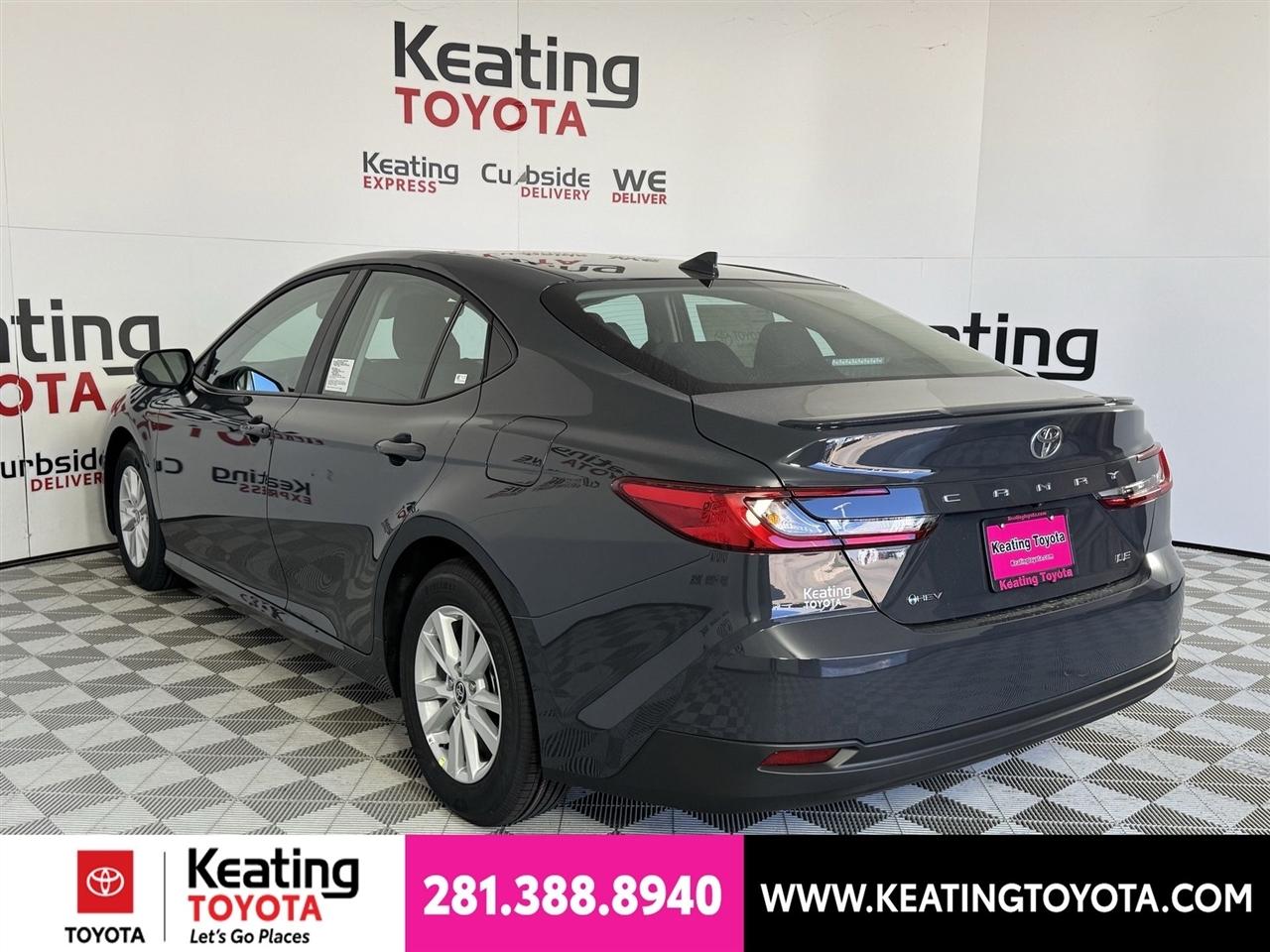 Toyota Camry Hybrid XLE 2026