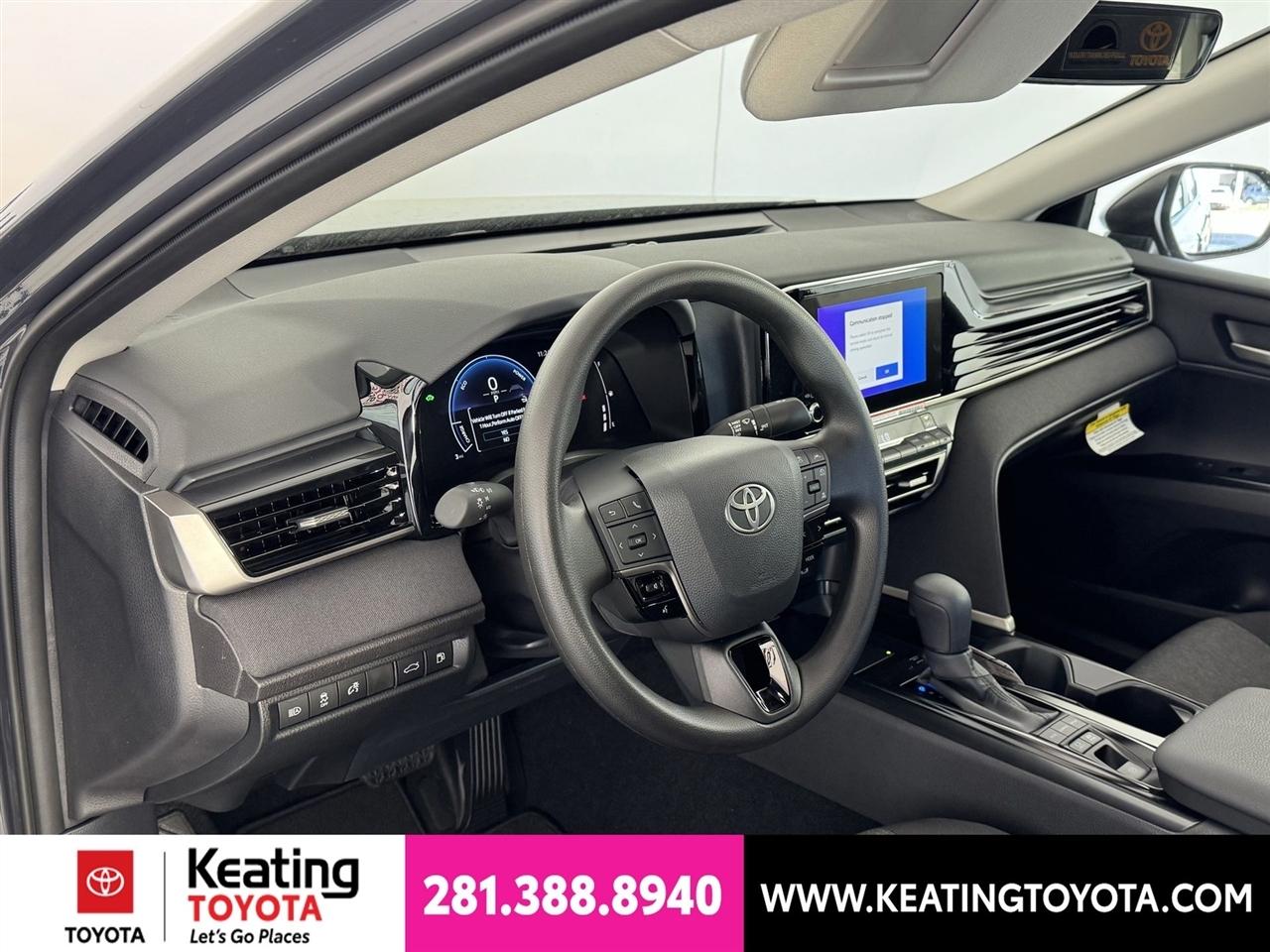 Toyota Camry Hybrid XLE 2026