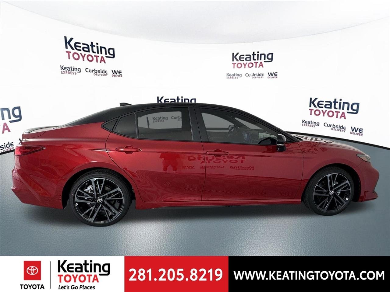 Toyota Camry Hybrid XLE 2026