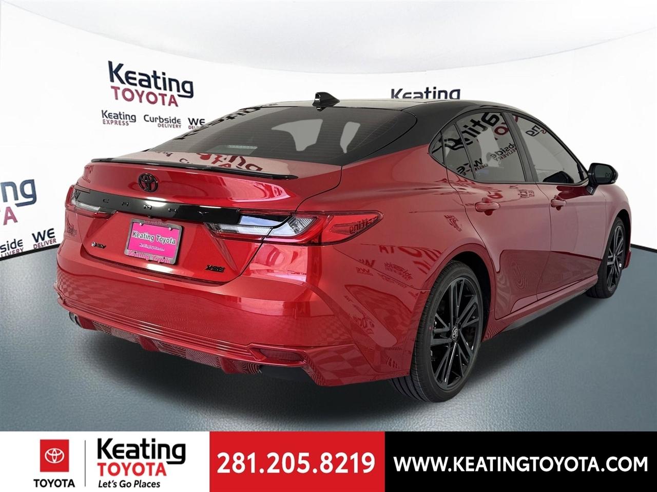 Toyota Camry Hybrid XLE 2026