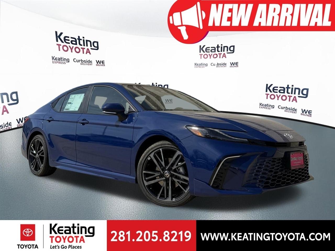 Toyota Camry Hybrid XLE 2026