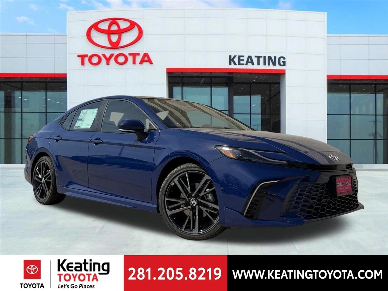 Toyota Camry Hybrid XLE 2026