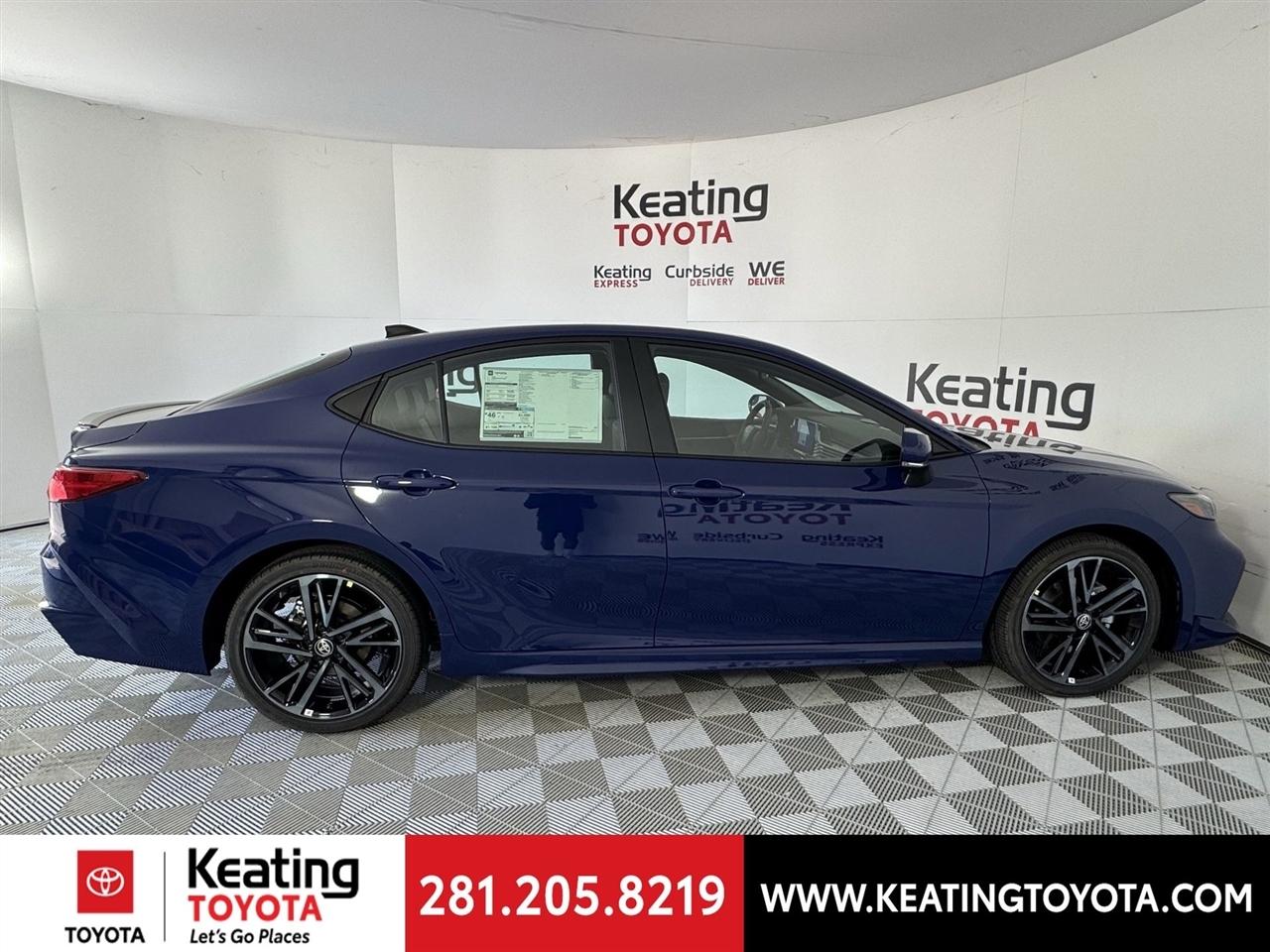 Toyota Camry Hybrid XLE 2026