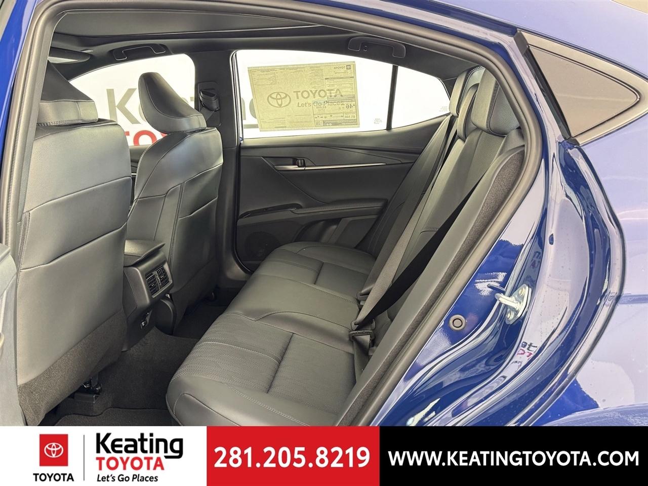 Toyota Camry Hybrid XLE 2026