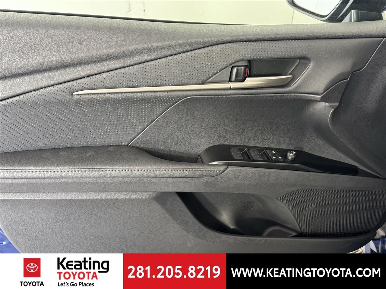 Toyota Camry Hybrid XLE 2026