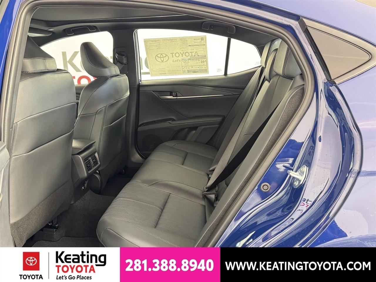 Toyota Camry Hybrid XLE 2026