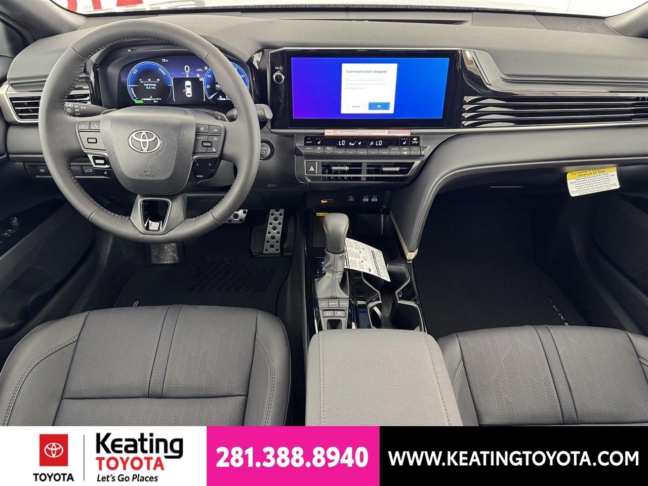 Toyota Camry Hybrid XLE 2026