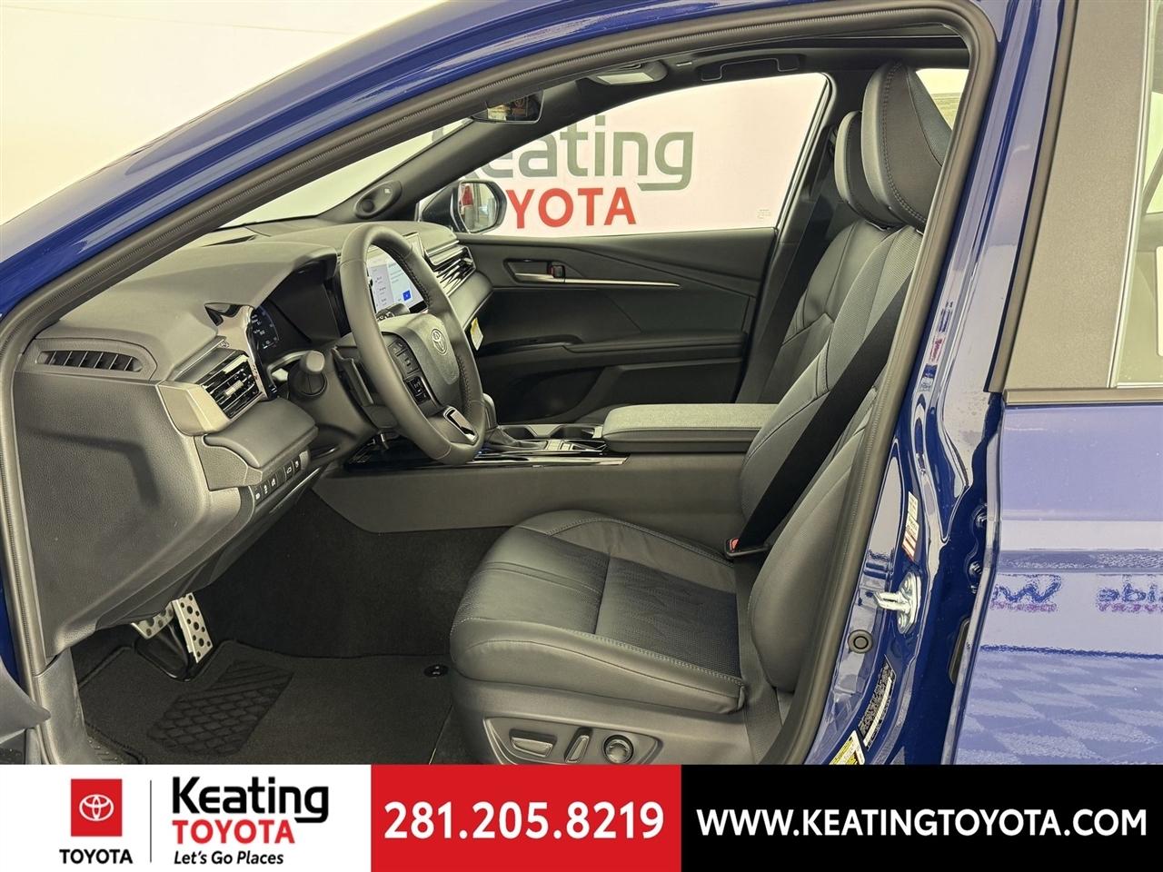 Toyota Camry Hybrid XLE 2026