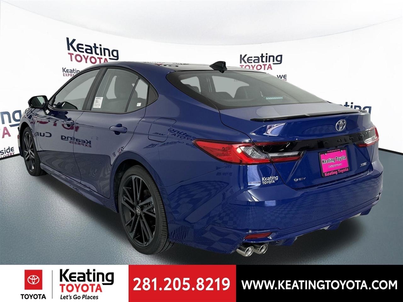 Toyota Camry Hybrid XLE 2026