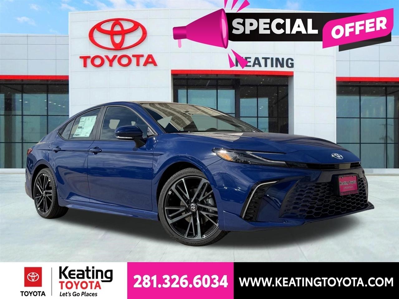 Toyota Camry Hybrid XLE 2026
