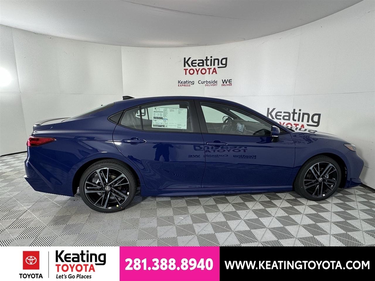 Toyota Camry Hybrid XLE 2026