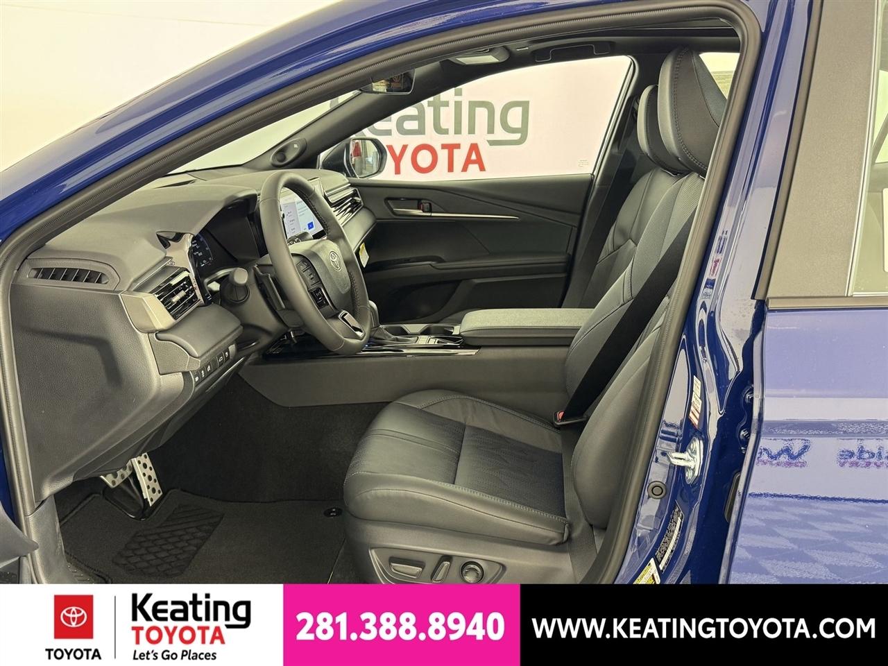 Toyota Camry Hybrid XLE 2026
