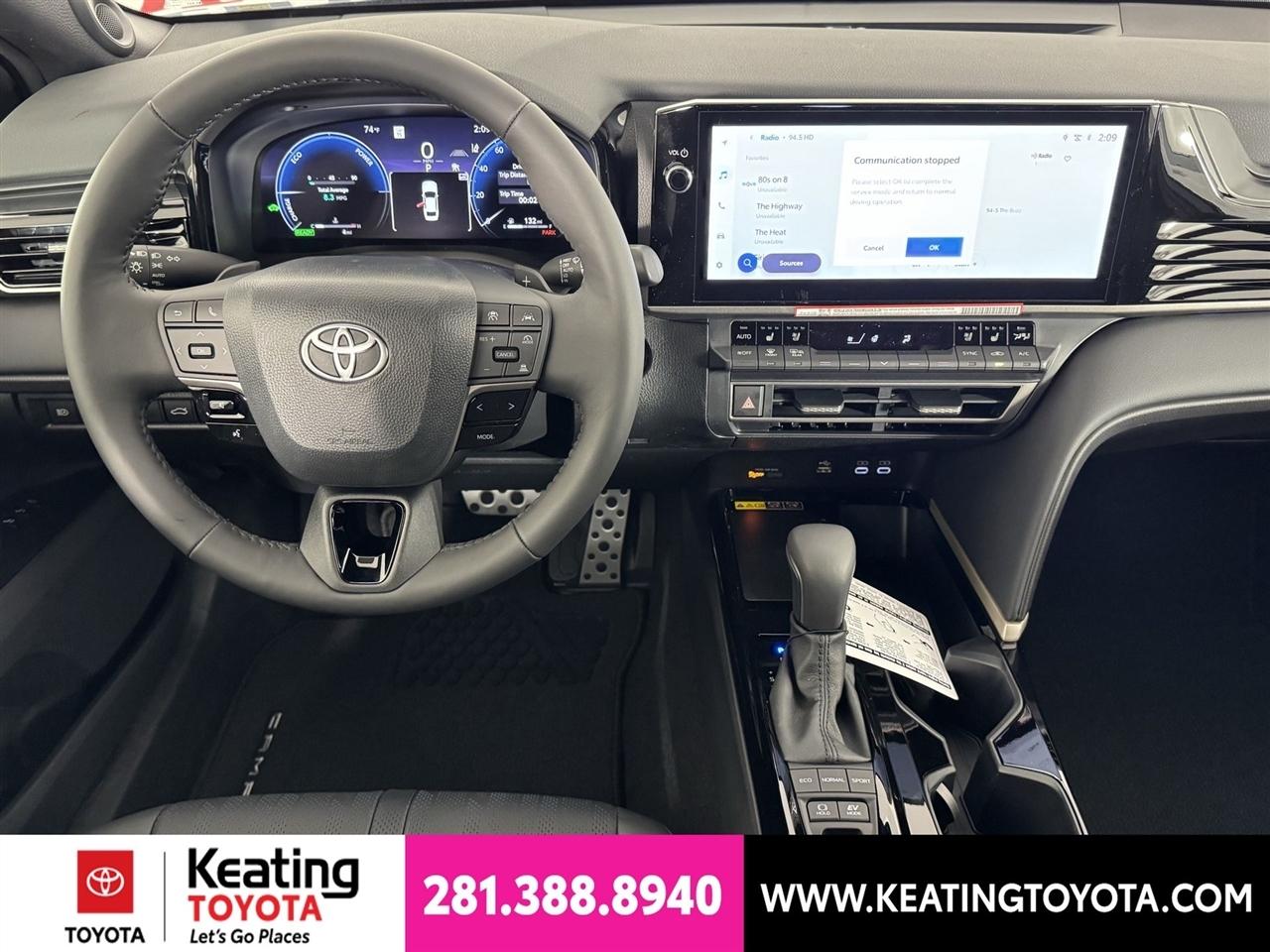 Toyota Camry Hybrid XLE 2026