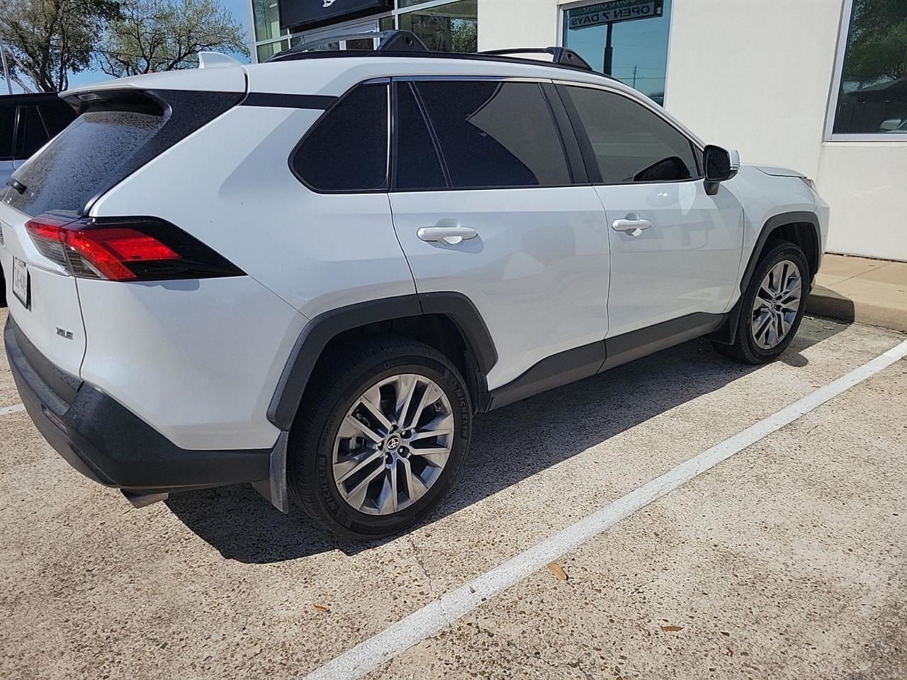 Toyota RAV4 XLE Premium 2023
