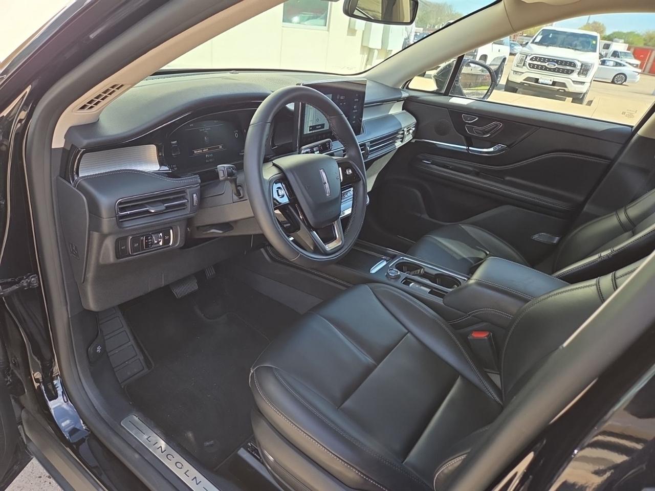 Lincoln Corsair Base 2023