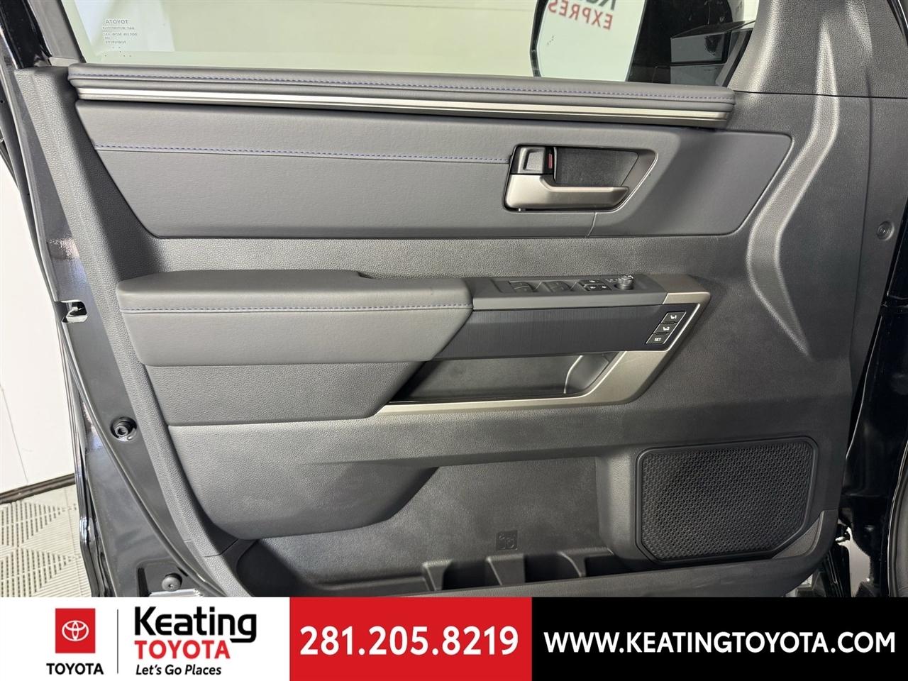 Toyota Tundra Platinum CrewMax 4WD 2026