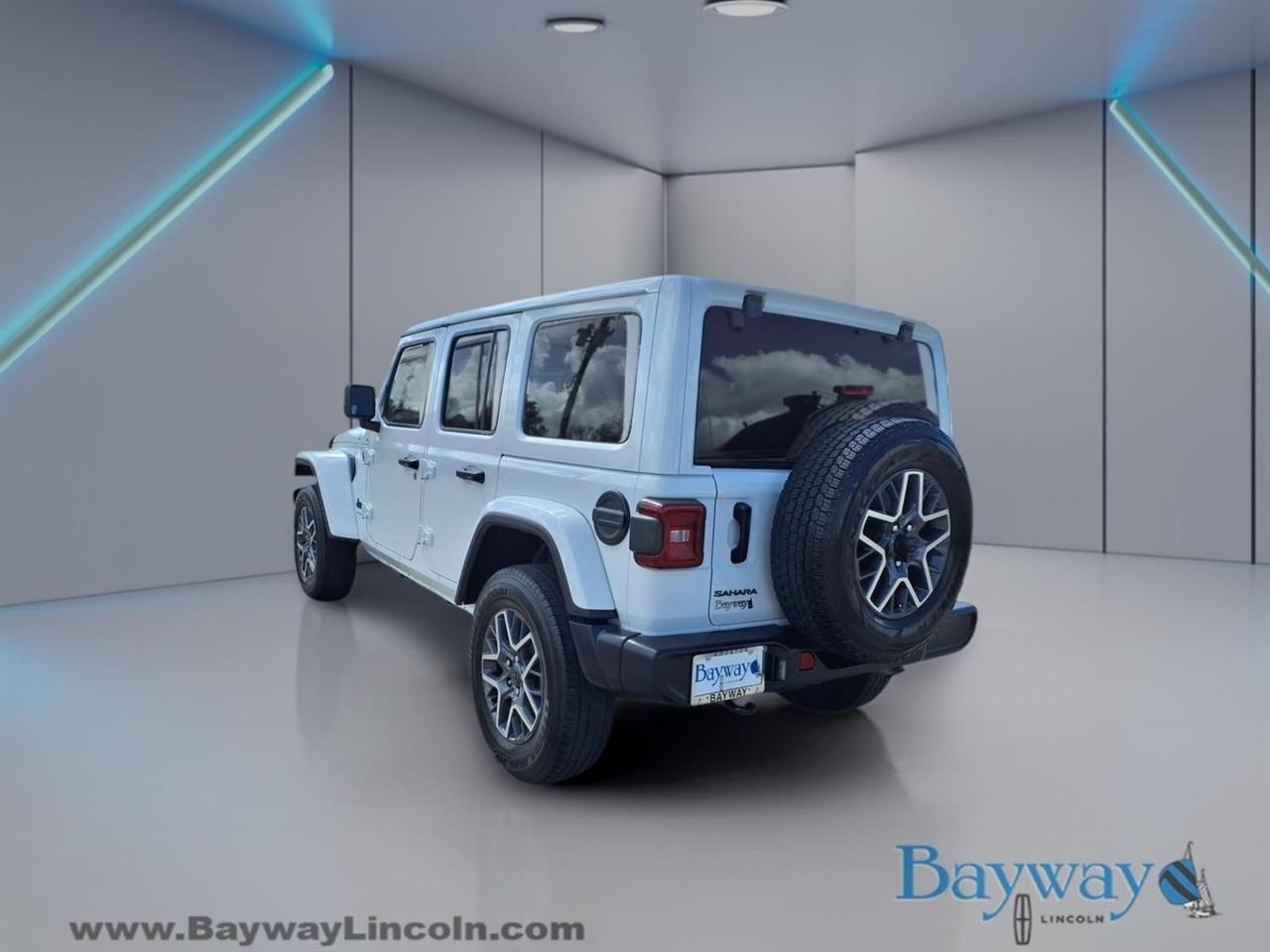 Jeep Wrangler Sahara 2025