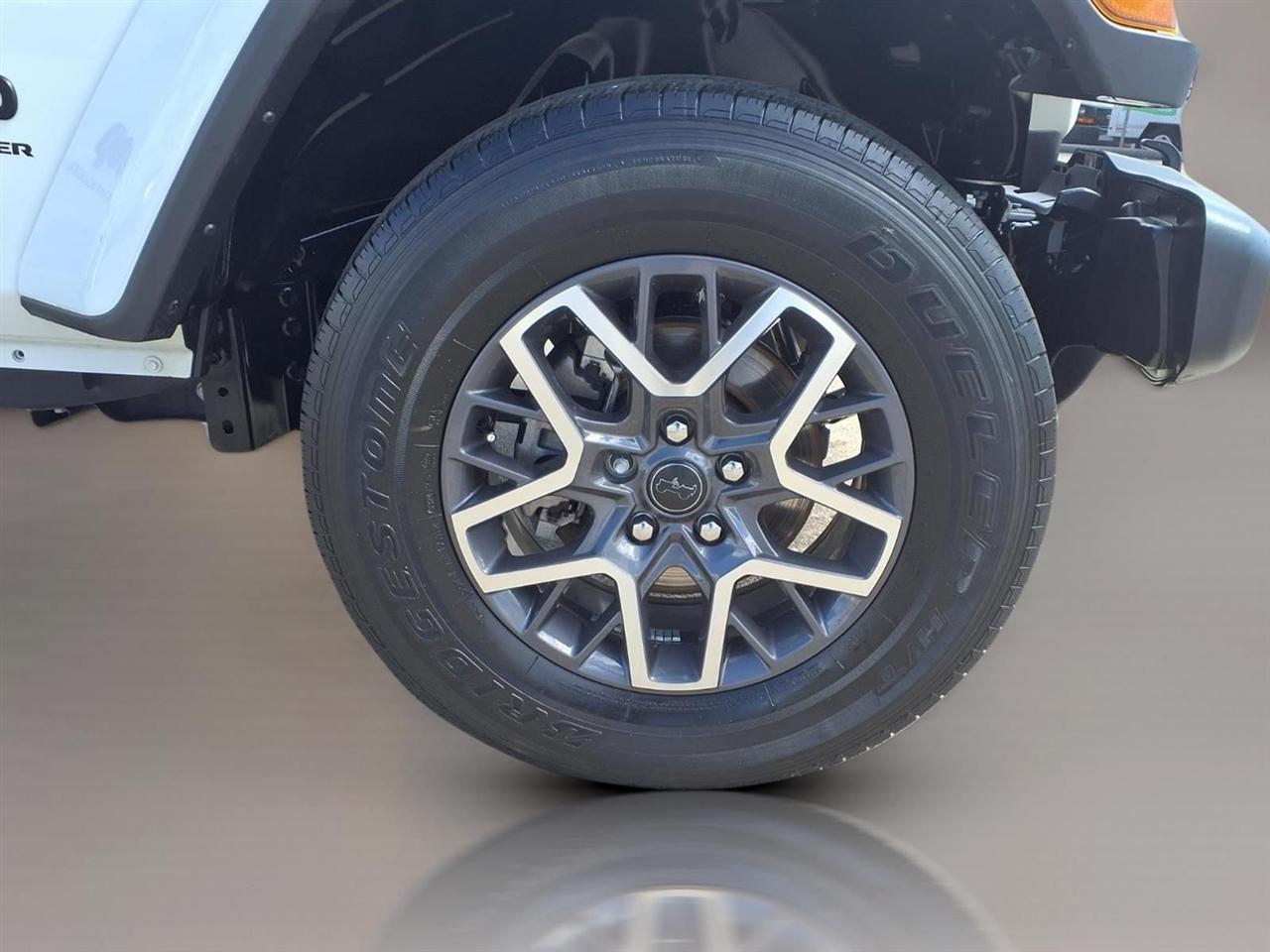 Jeep Wrangler Sahara 2025