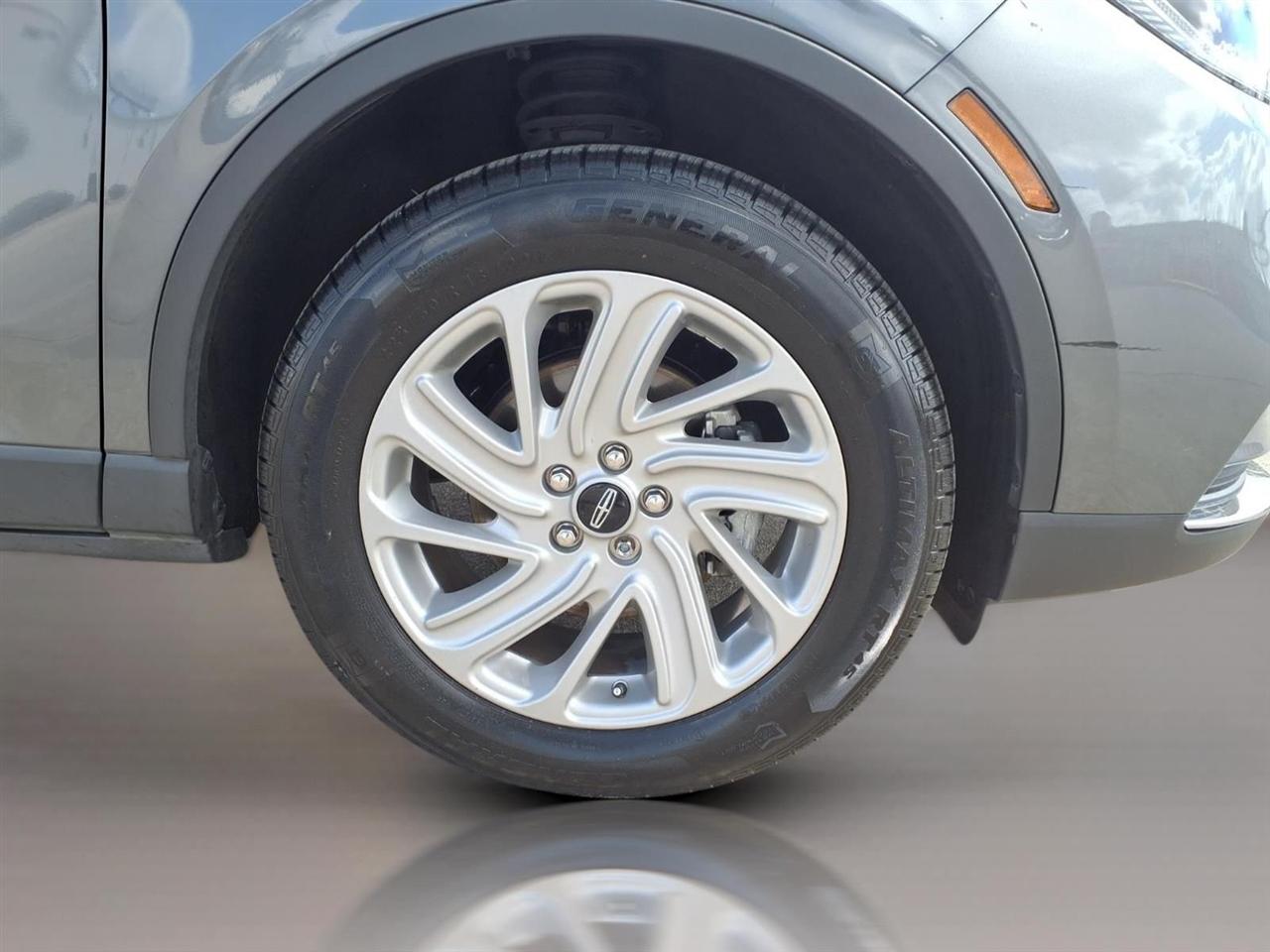 Lincoln Corsair Base 2022