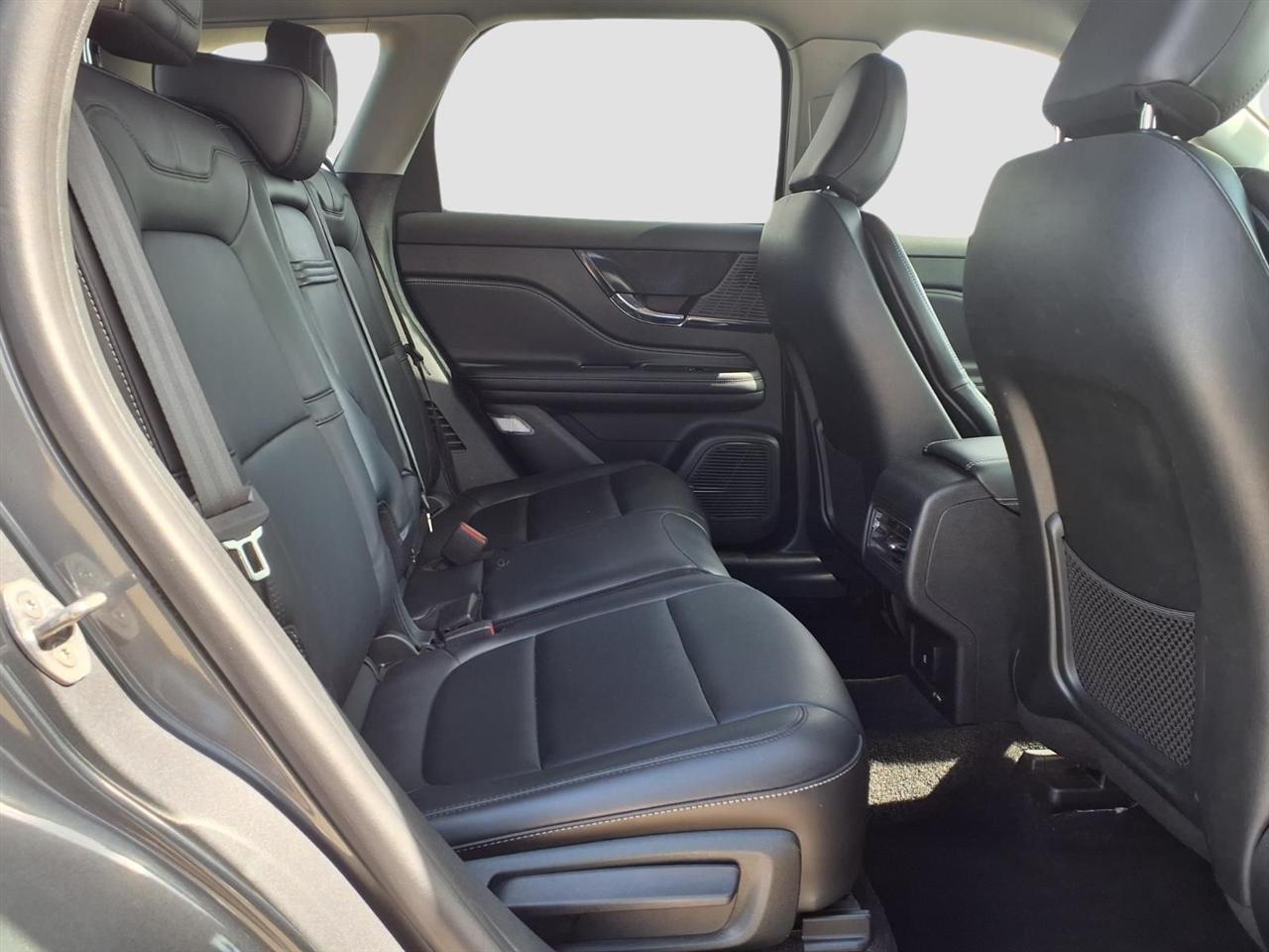 Lincoln Corsair Base 2022