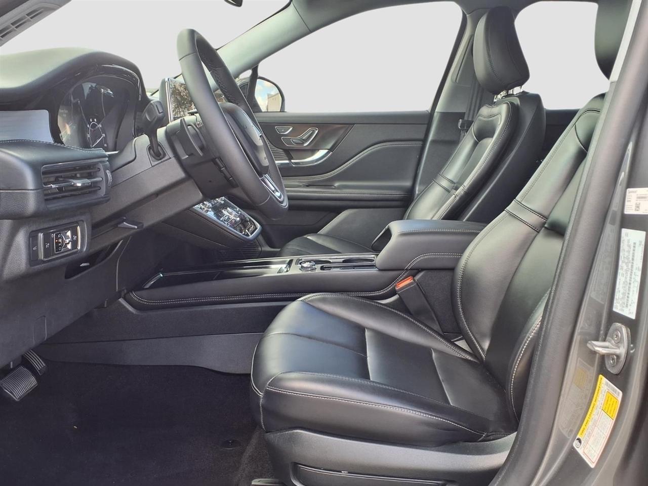 Lincoln Corsair Base 2022