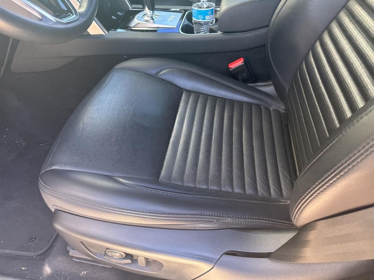 Land Rover Discovery Sport SE 2023