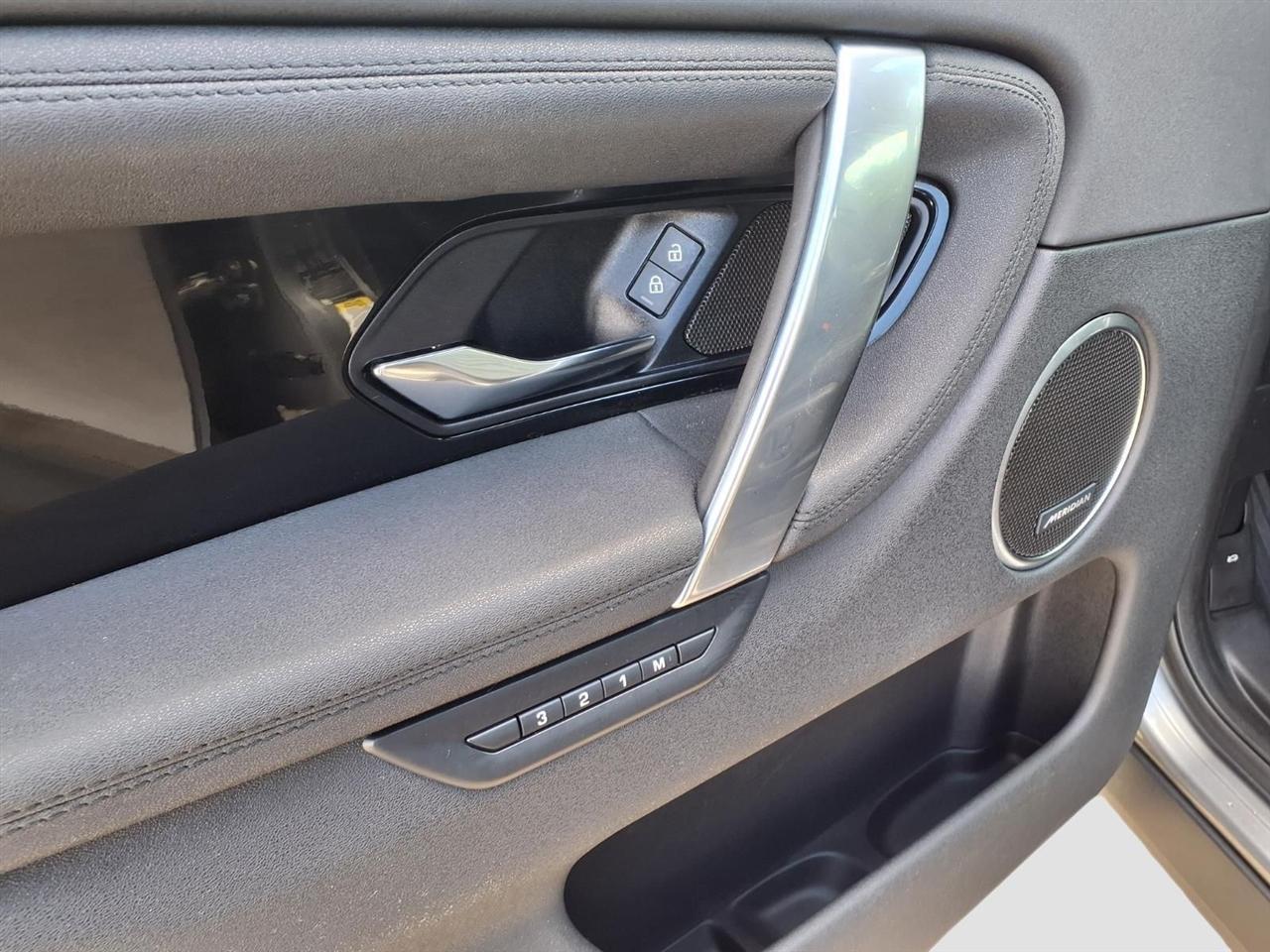 Land Rover Discovery Sport SE 2023