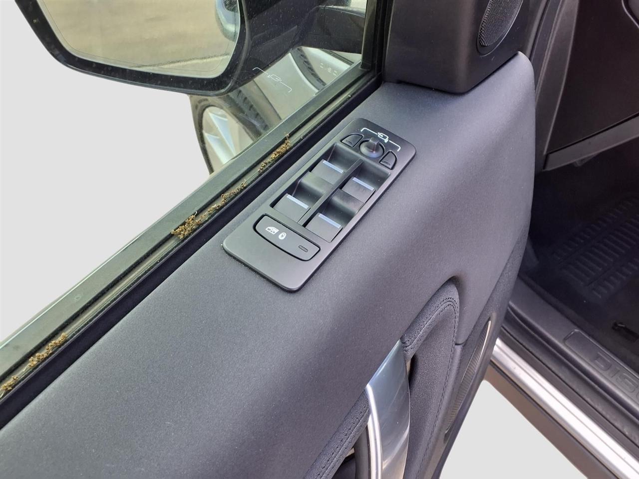 Land Rover Discovery Sport SE 2023