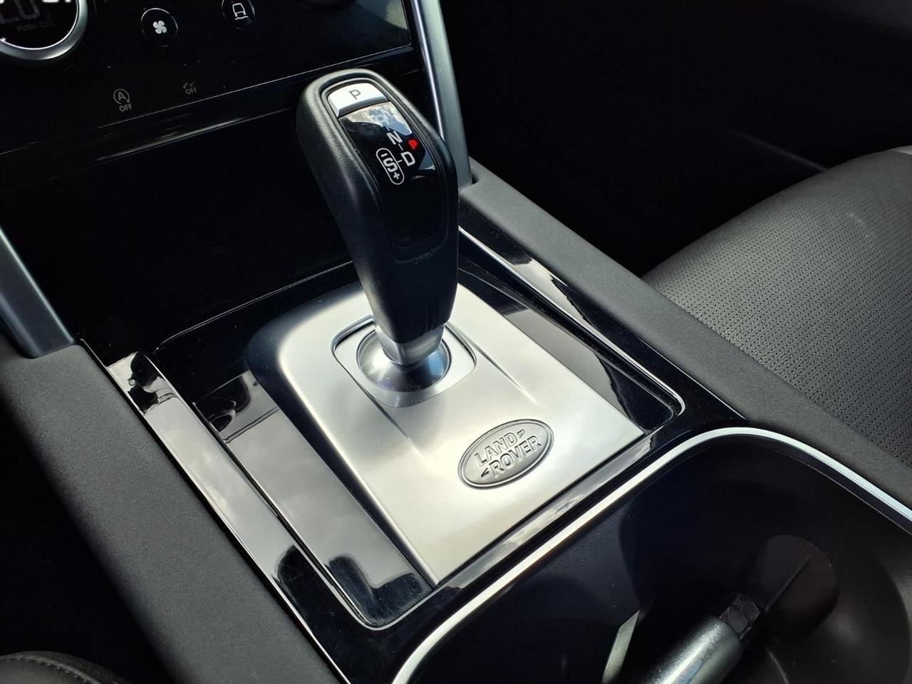 Land Rover Discovery Sport SE 2023