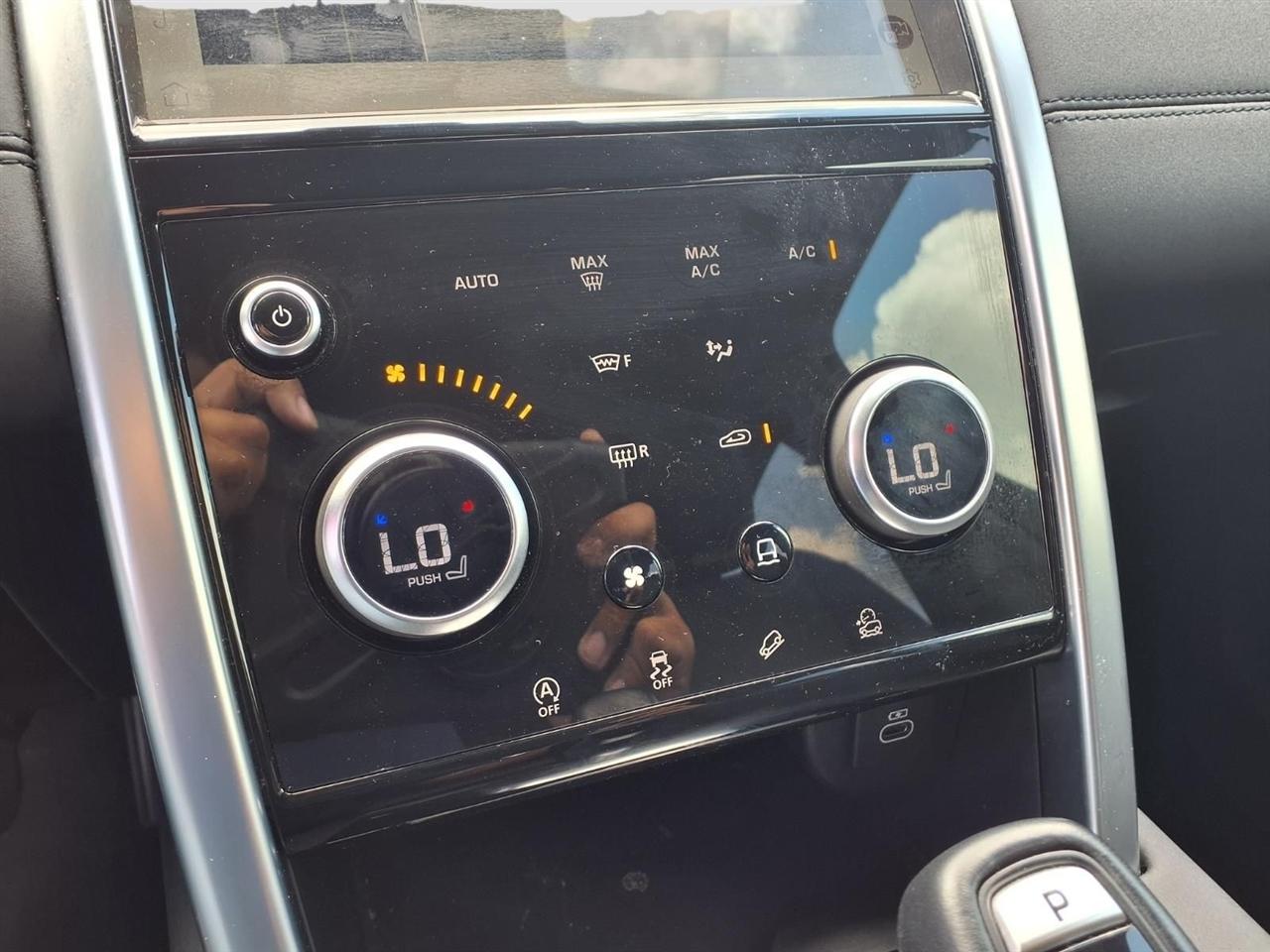 Land Rover Discovery Sport SE 2023