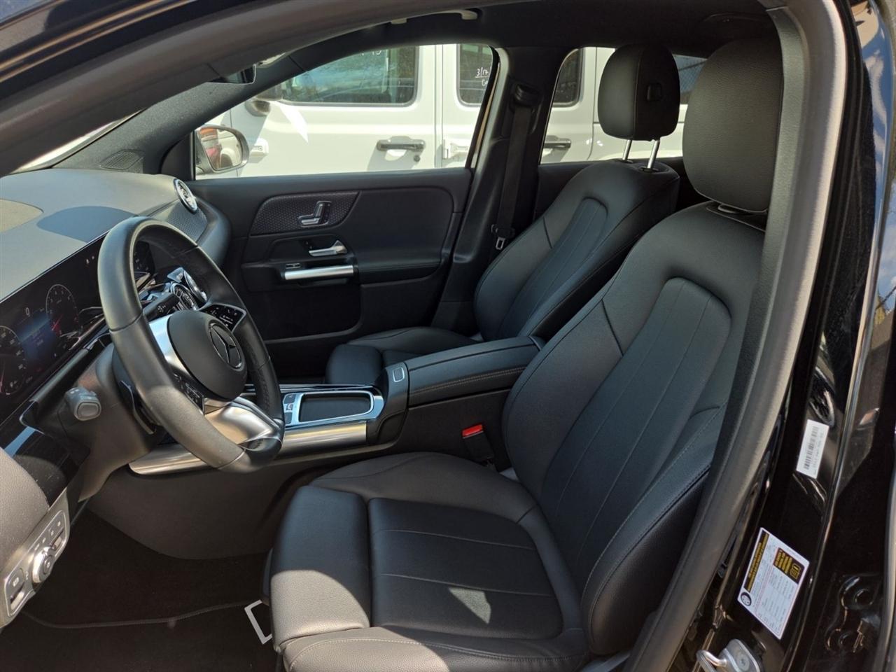 Mercedes-Benz GLA-Class GLA250 2025