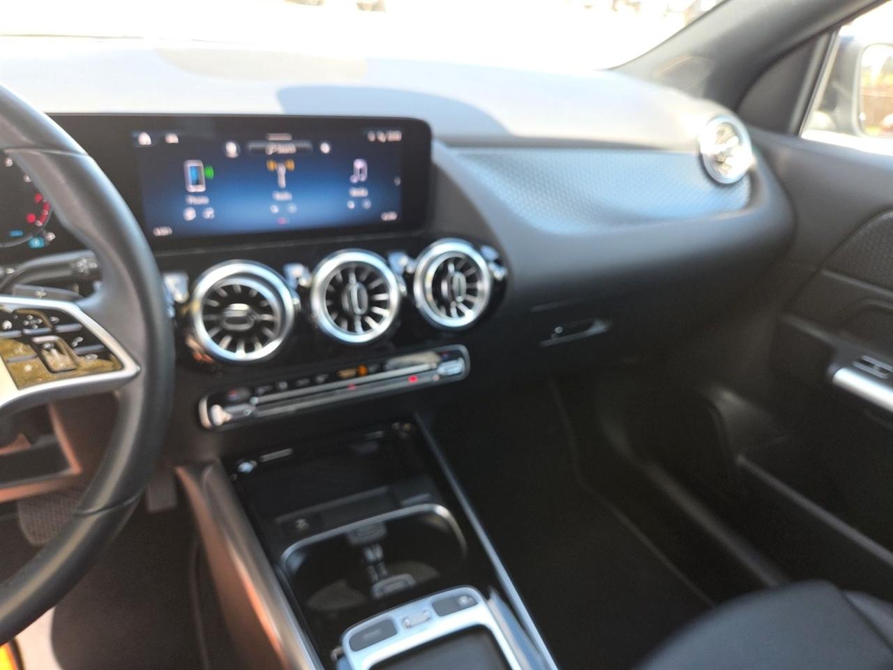 Mercedes-Benz GLA-Class GLA250 2025