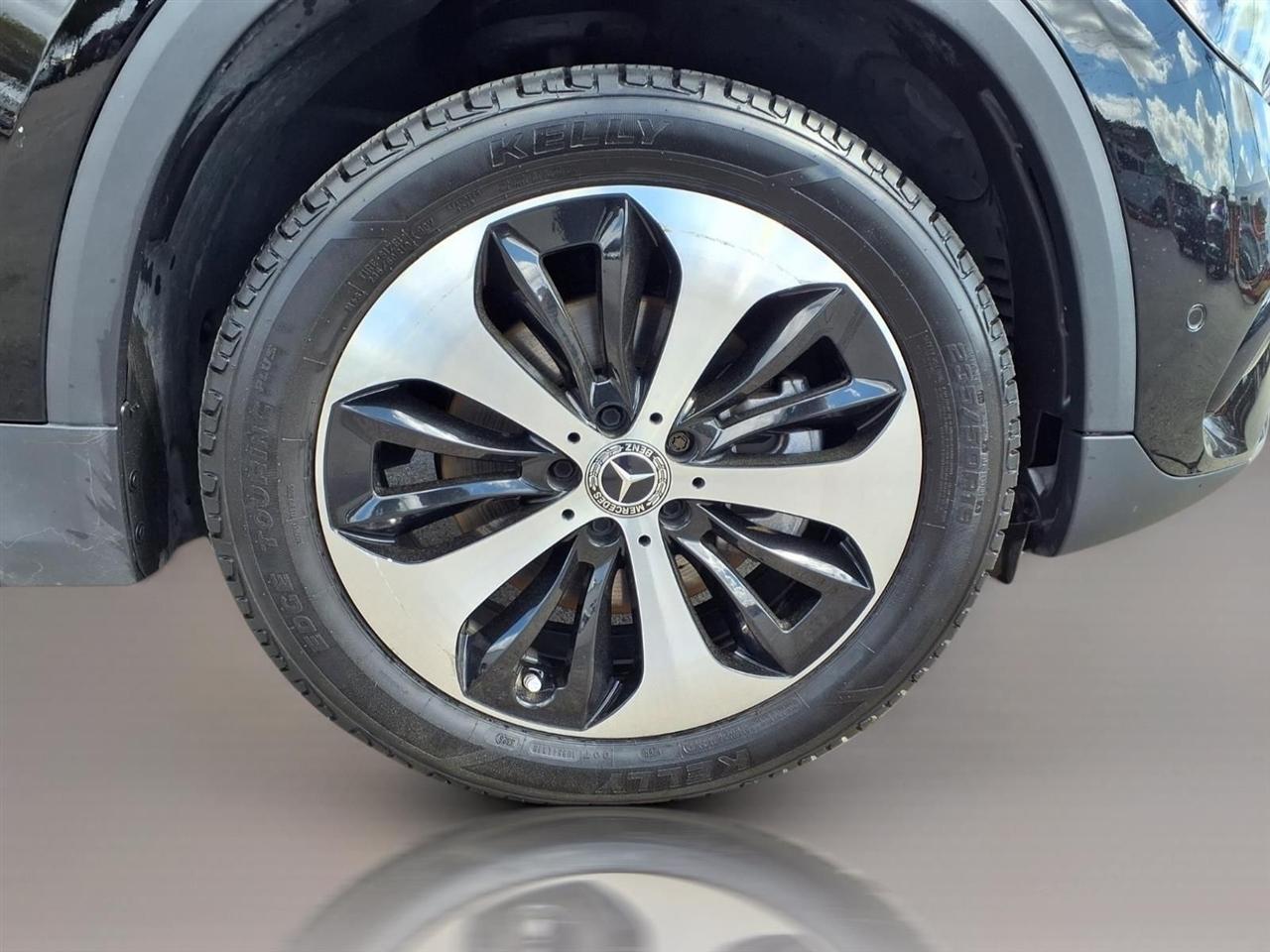 Mercedes-Benz GLA-Class GLA250 2025