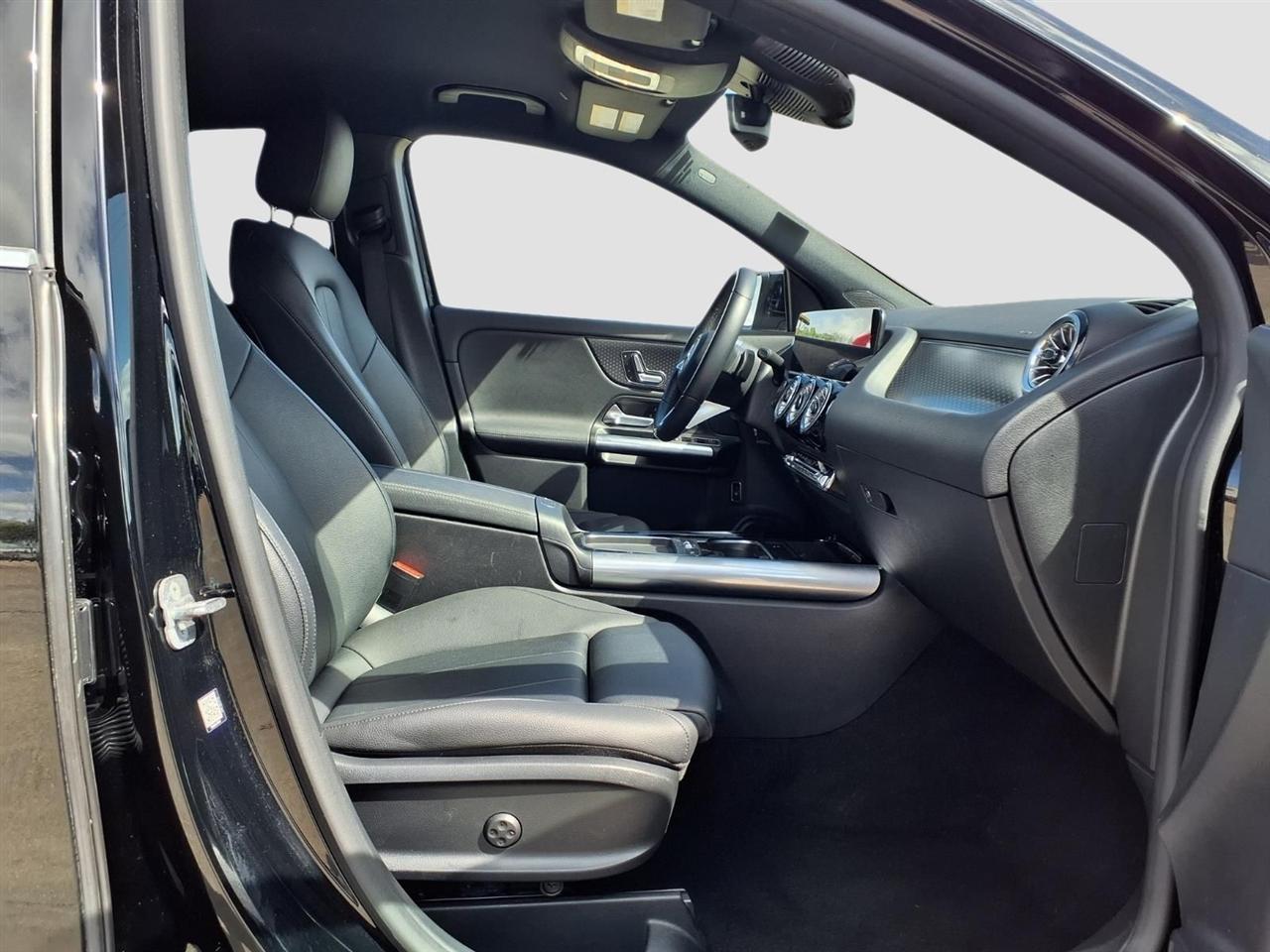 Mercedes-Benz GLA-Class GLA250 2025