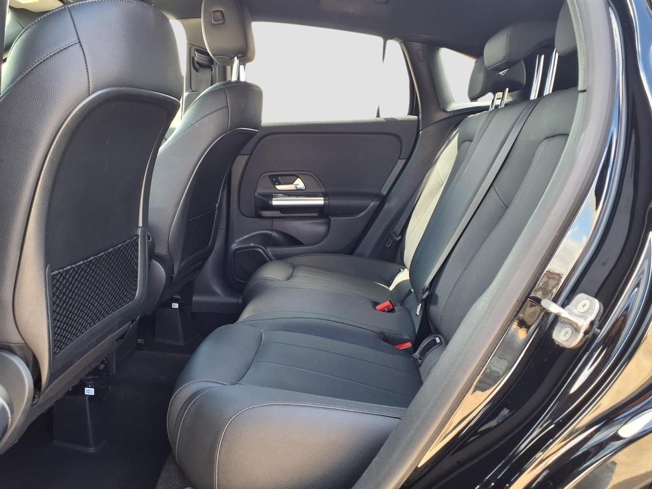 Mercedes-Benz GLA-Class GLA250 2025