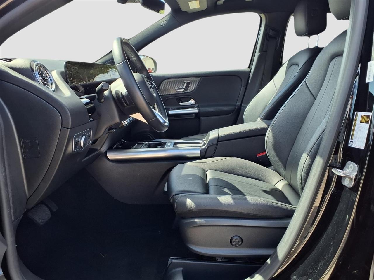 Mercedes-Benz GLA-Class GLA250 2025