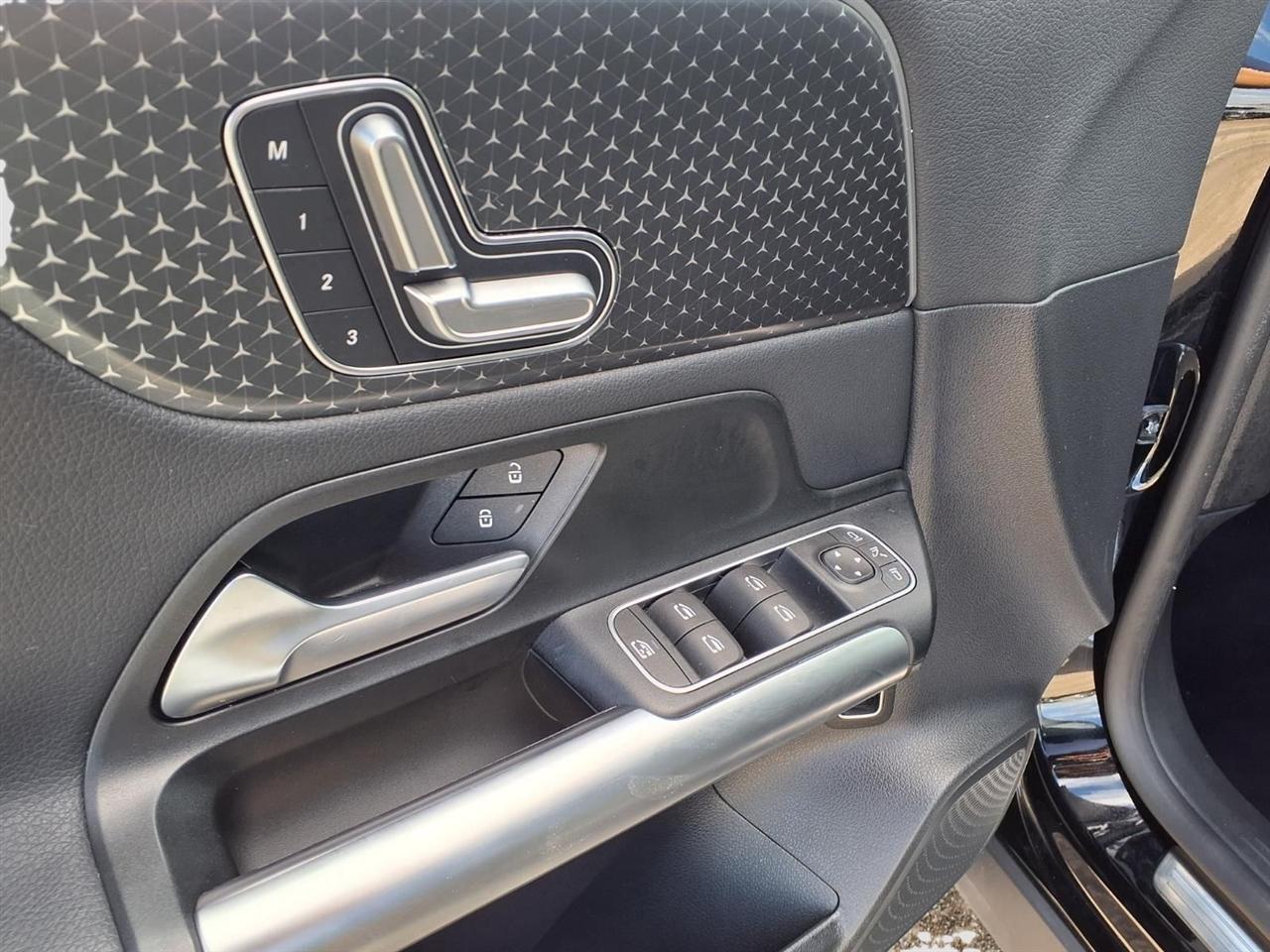 Mercedes-Benz GLA-Class GLA250 2025