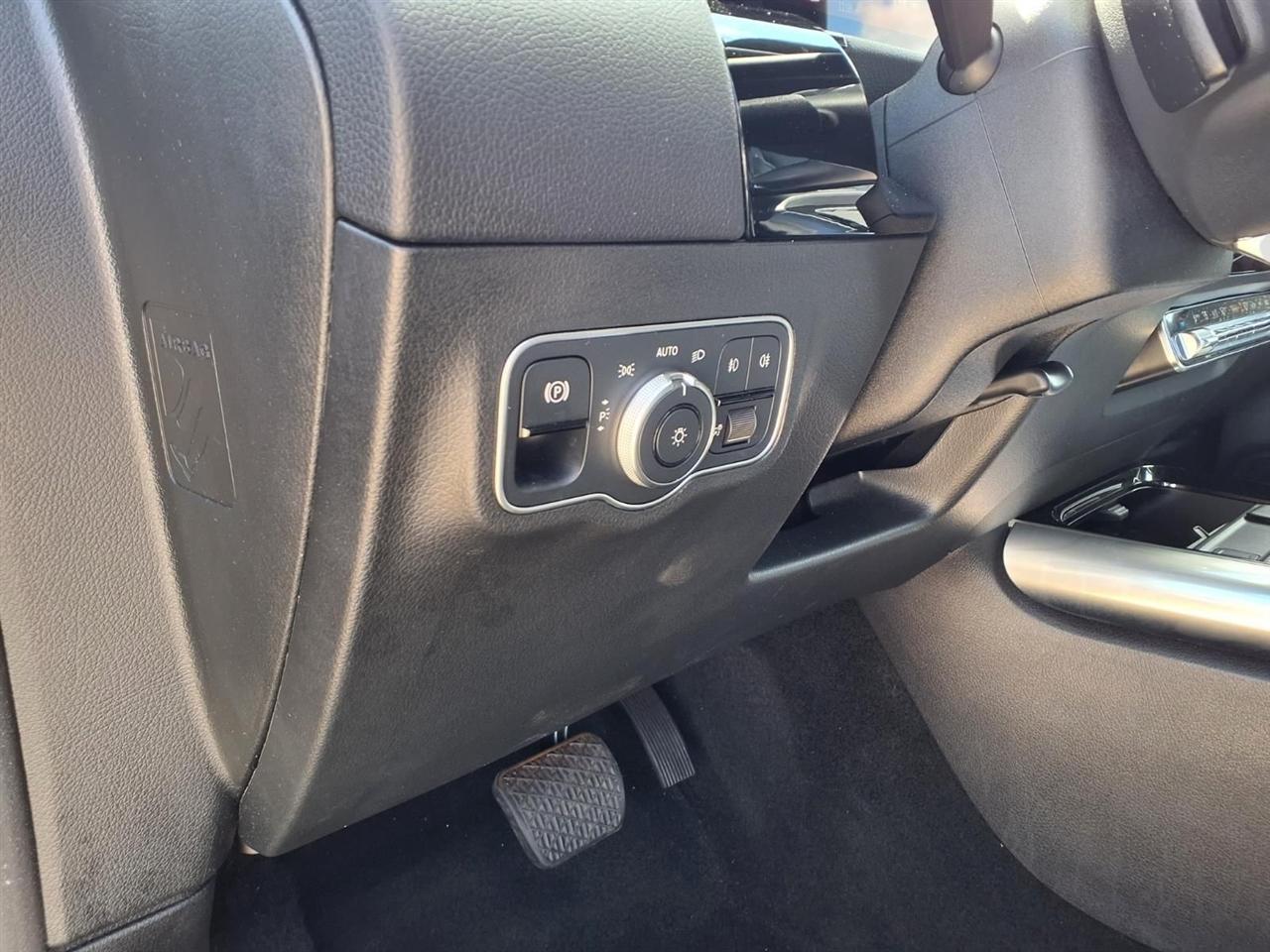 Mercedes-Benz GLA-Class GLA250 2025