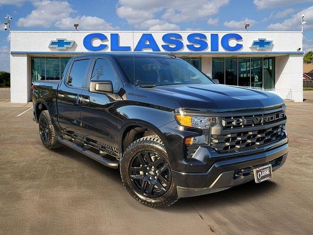 Chevrolet Silverado 1500 Custom Crew Cab 4WD 2024