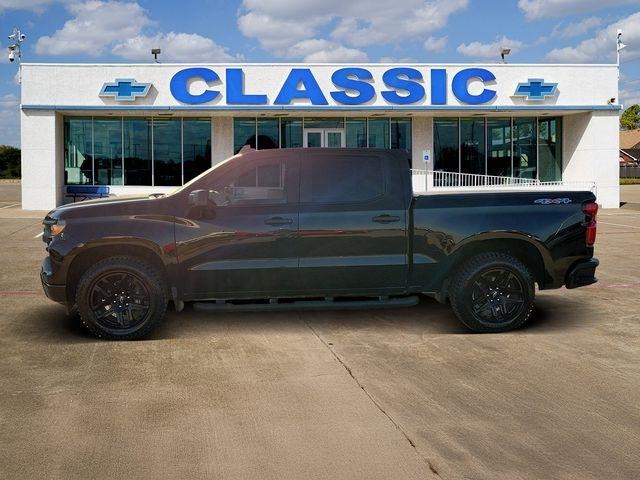 Chevrolet Silverado 1500 Custom Crew Cab 4WD 2024