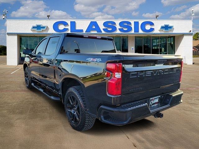 Chevrolet Silverado 1500 Custom Crew Cab 4WD 2024