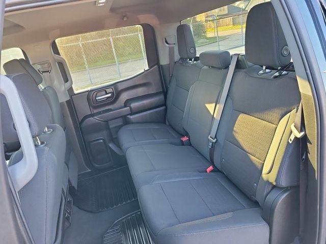 Chevrolet Silverado 1500 Custom Crew Cab 4WD 2024