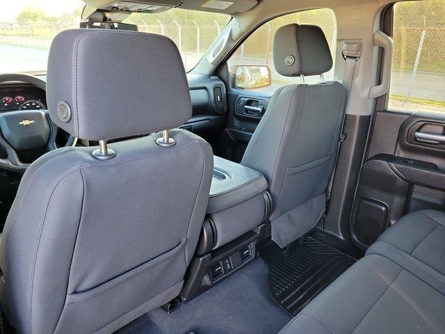 Chevrolet Silverado 1500 Custom Crew Cab 4WD 2024